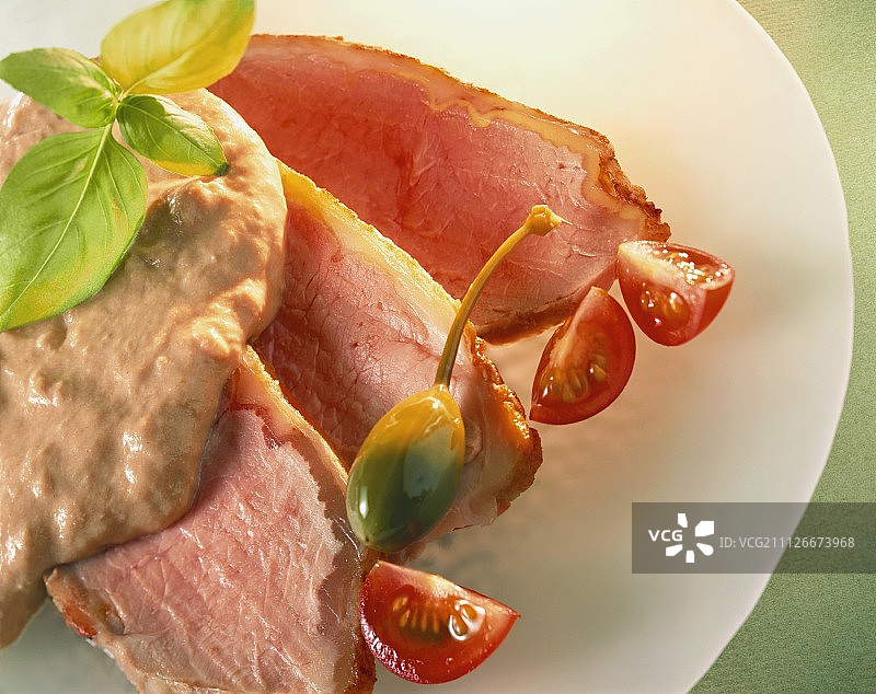 意式鲔鱼酱小牛肉图片素材