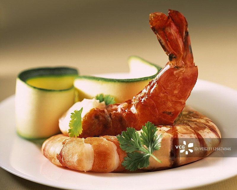 炸大虾配西葫芦条图片素材