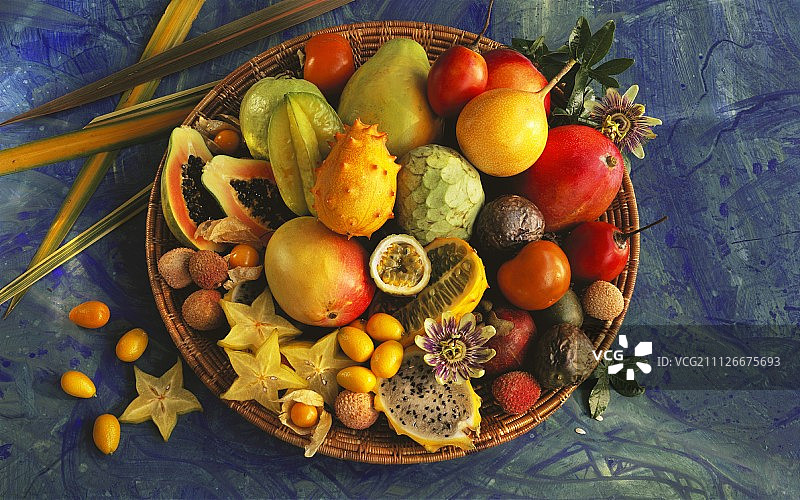 碗装什锦热带水果图片素材