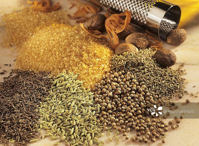 用于烘烤面包的各种香料和蔗糖图片素材