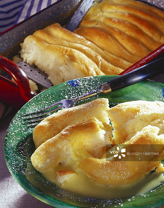 巴伐利亚 Bauernstriezel 辫子面包与奶油图片素材