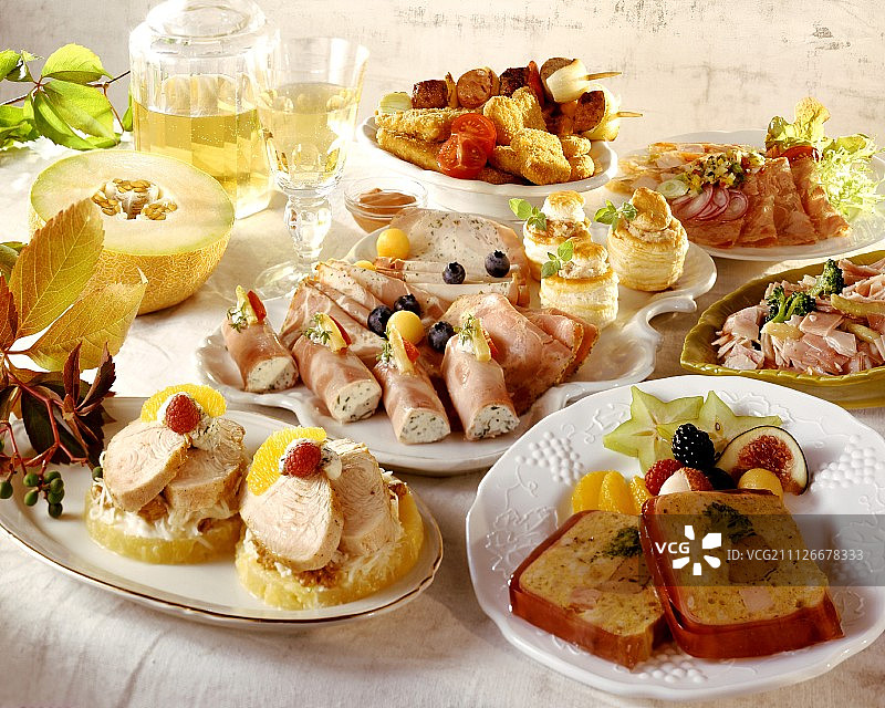 自助餐与火腿卷、肉酱、三明治等图片素材