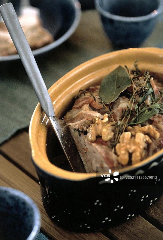 核桃香草兔肉酱图片素材