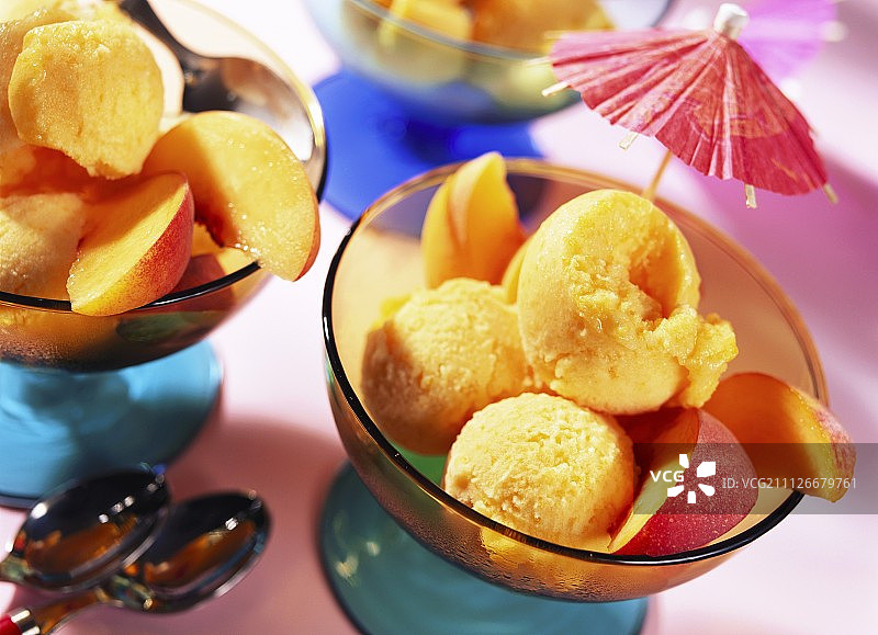 芒果桃子冰淇淋桃片遮阳伞图片素材