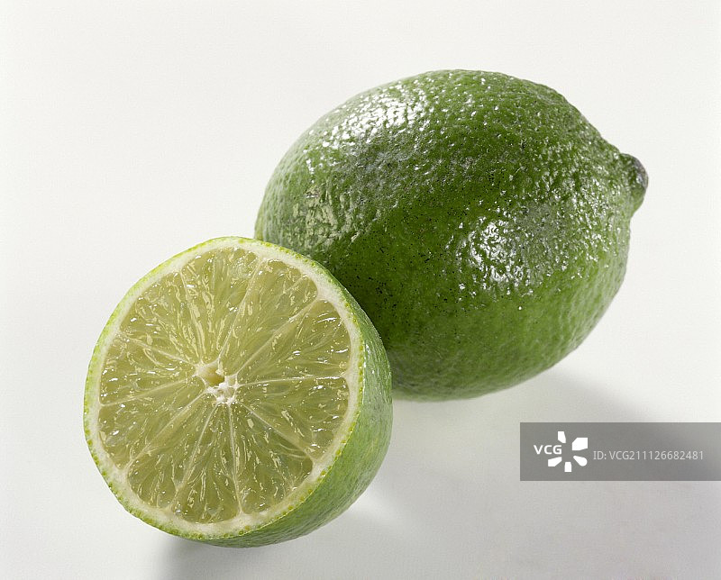 青柠和半个青柠图片素材