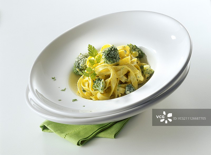 西兰花意大利面图片素材