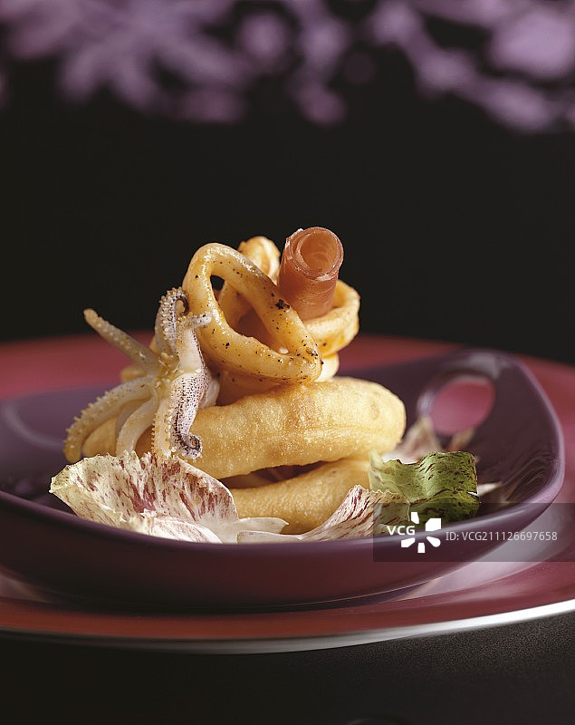 炸鱿鱼和生火腿图片素材