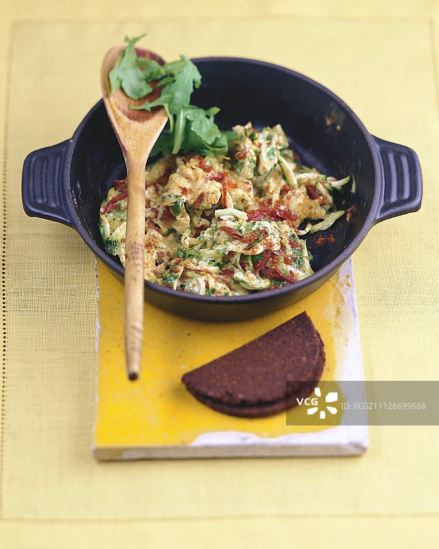 乡村风味炒鸡蛋（蔬菜，意大利）图片素材