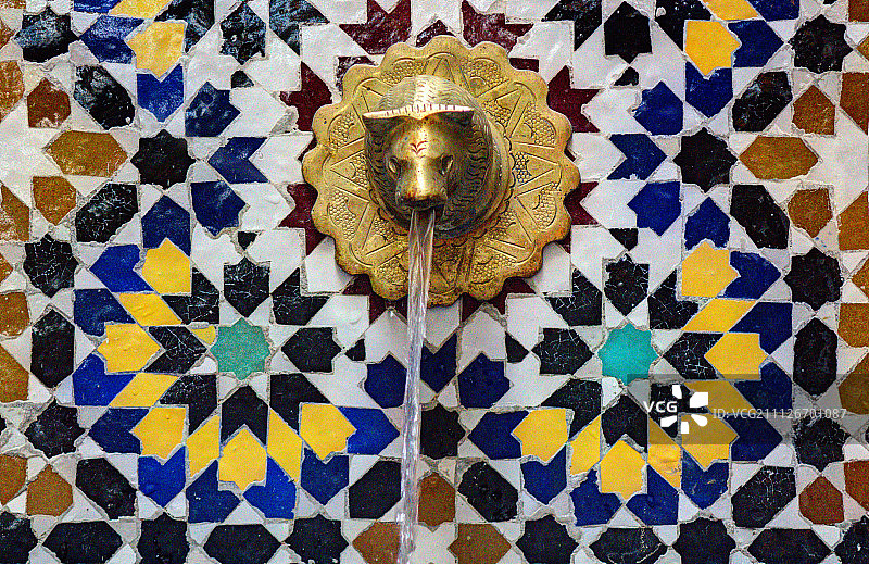 青瓷喷泉图片素材