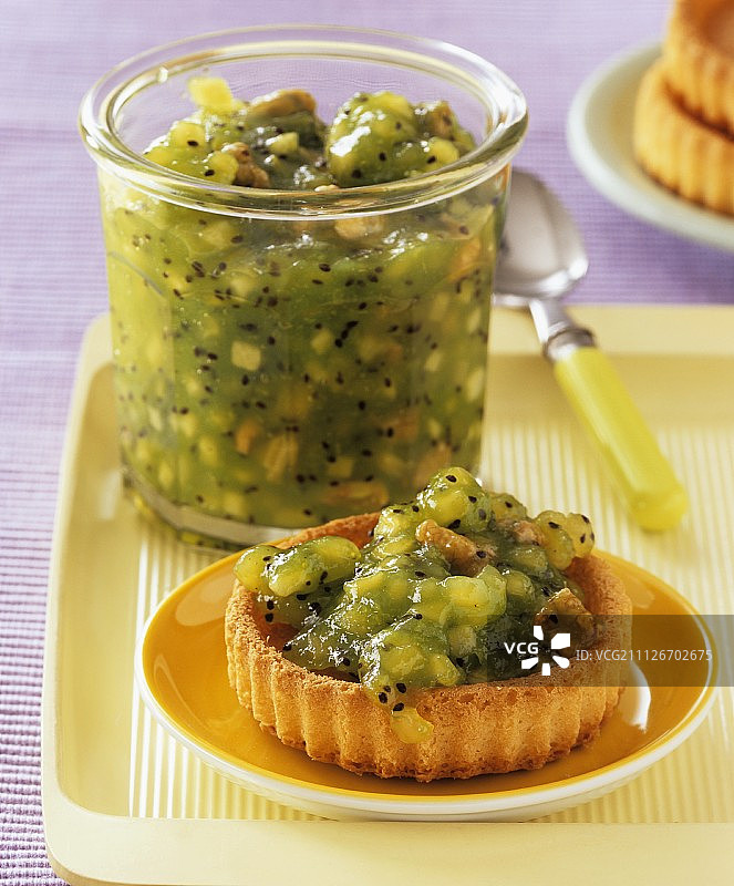 猕猴桃苹果核桃果酱图片素材