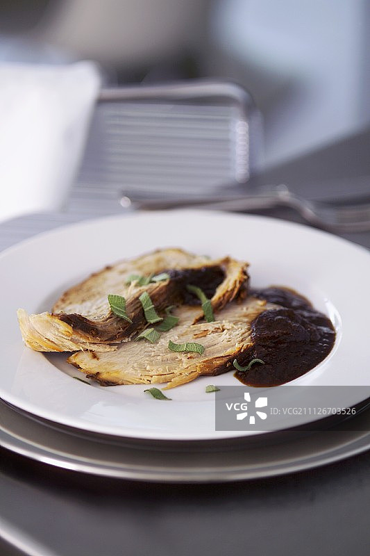 黑啤酒酱烤猪肉图片素材