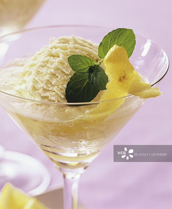 香草冰淇淋柠檬宾治图片素材