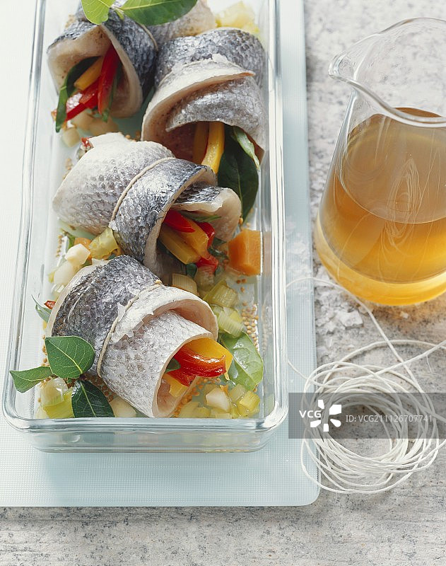 制作鲈鱼卷图片素材