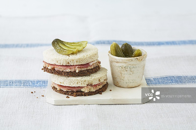 僧侣三明治（黑麦和小麦面包，威斯特伐利亚）图片素材