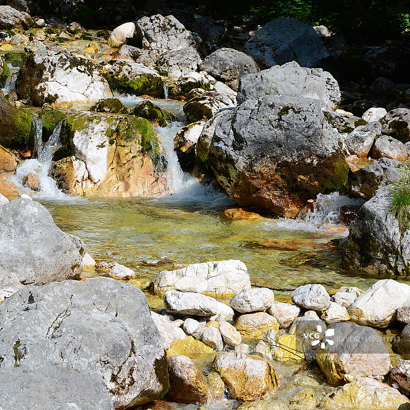 春末索卡河风光图片素材
