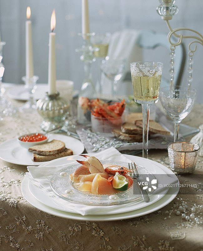 柠檬蛋黄酱海鲜拼盘图片素材