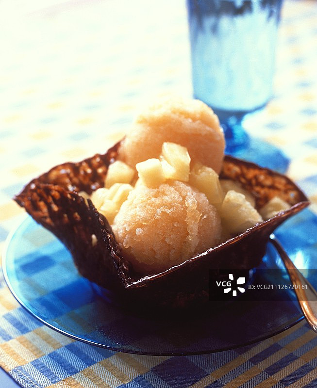 巧克力杯蜜瓜冰糕图片素材