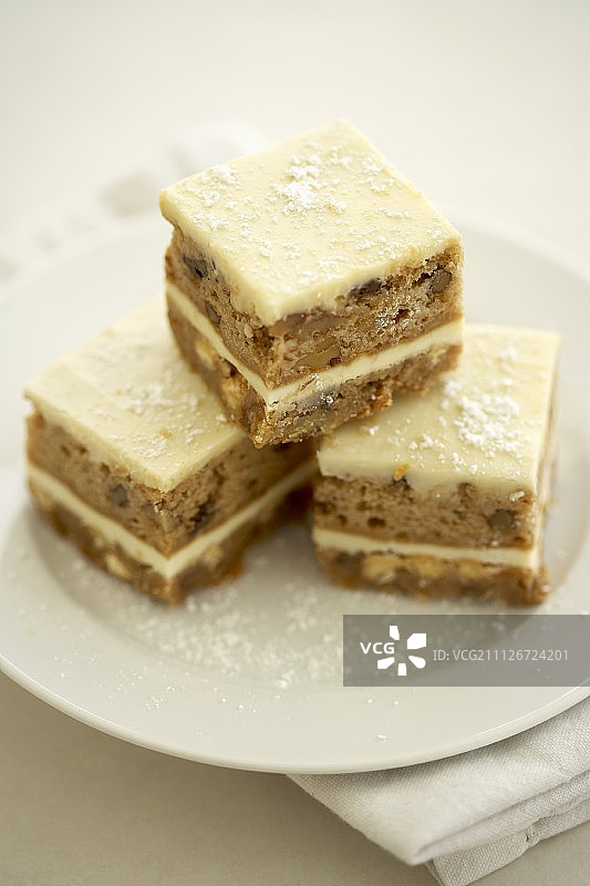 三块胡萝卜蛋糕图片素材