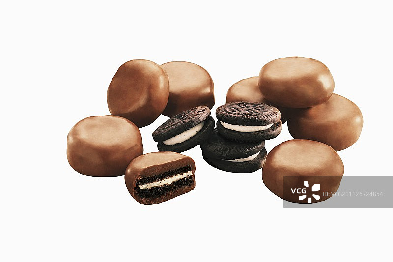 牛奶巧克力涂层巧克力奶油夹心曲奇图片素材