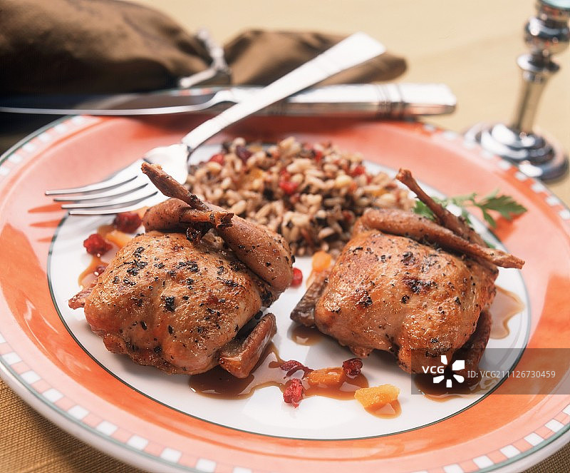 无骨烤鹌鹑图片素材