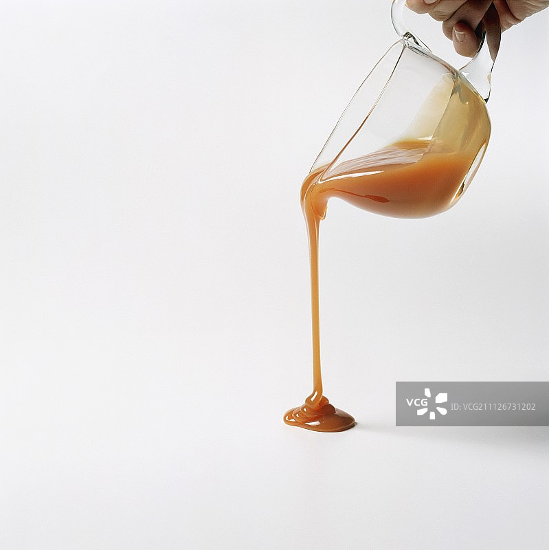倾倒焦糖酱图片素材