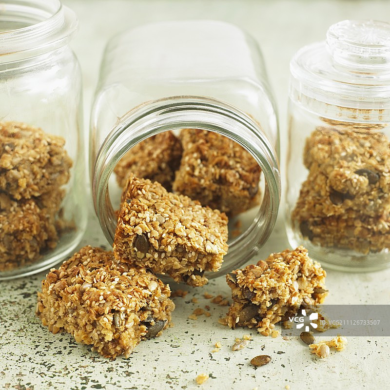 罐装传统燕麦饼图片素材