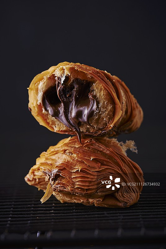 新鲜牛角面包图片素材