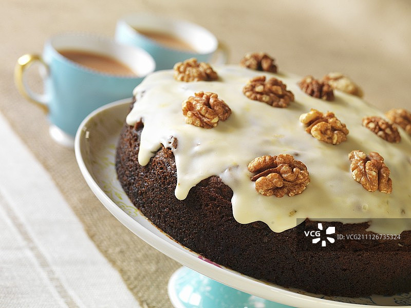 无麸质胡萝卜核桃糖霜蛋糕图片素材