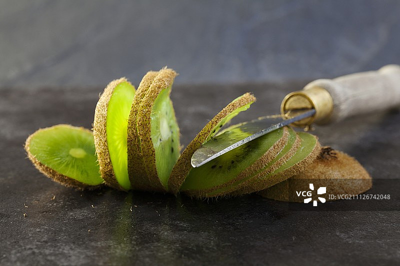 猕猴桃切片和刀图片素材