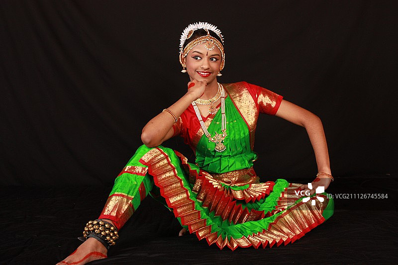 印度古典舞者图片素材
