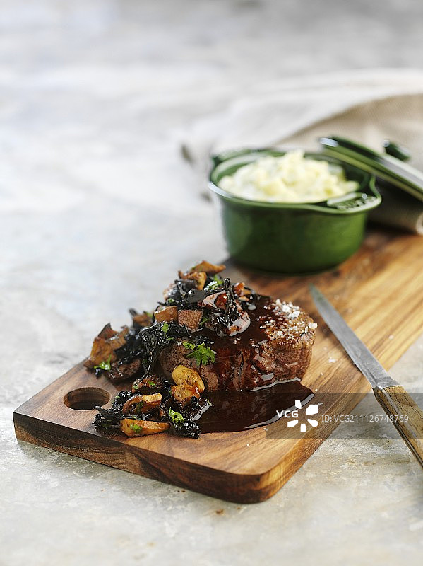 蘑菇酱牛排图片素材