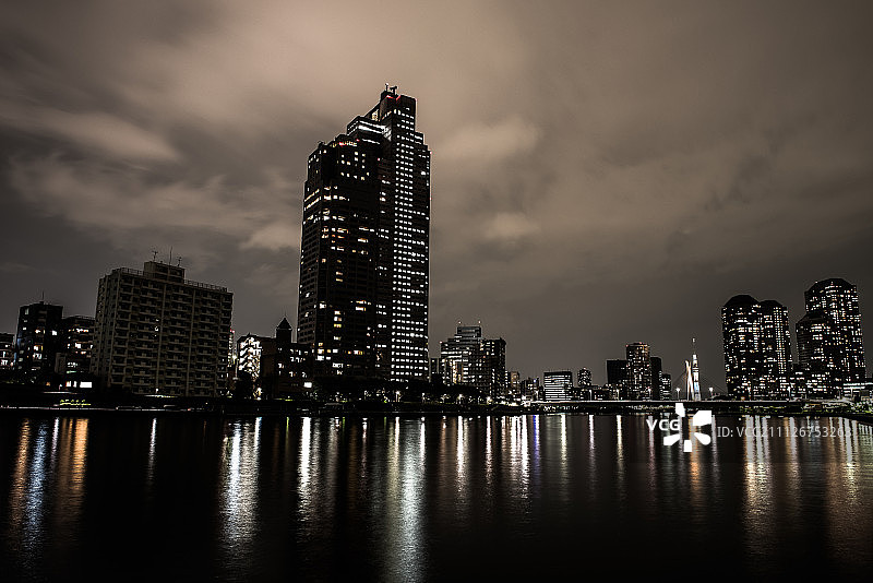 真实瞬间……图片素材