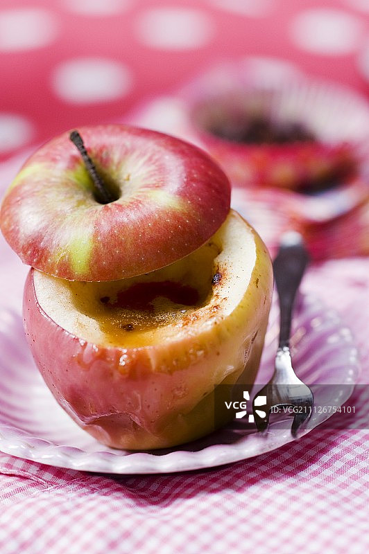 黄油肉桂烤苹果图片素材