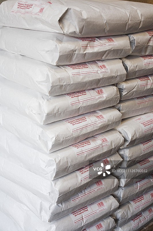 堆叠的面粉袋图片素材