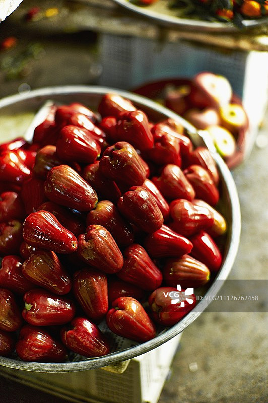 越南西贡市场上售卖的爪哇苹果图片素材