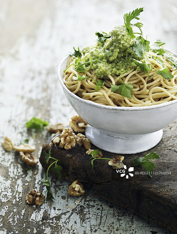 香草核桃青酱意大利面图片素材