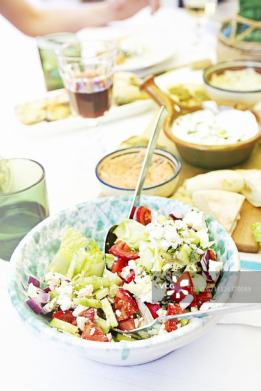 希腊沙拉配菲达奶酪图片素材