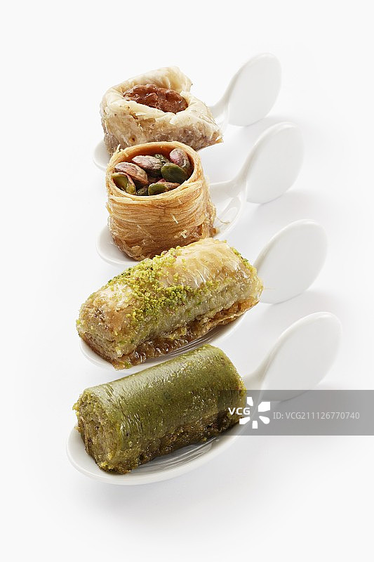 果仁蜜饼和土耳其坚果蛋糕图片素材