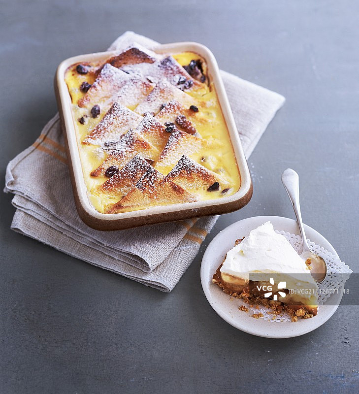 香蕉太妃派和面包布丁图片素材