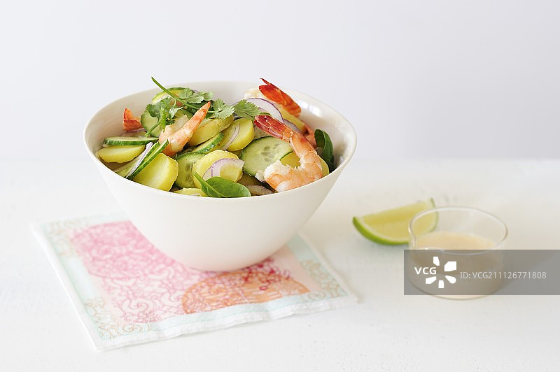 黄瓜鲜虾土豆沙拉图片素材