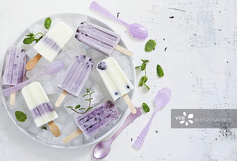 自制蓝莓冰淇淋棒图片素材