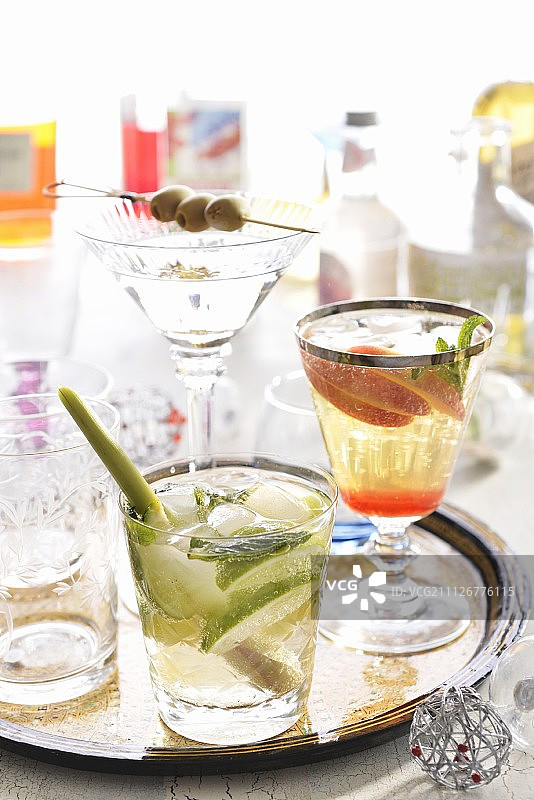 姜味菲士、桃子朱莉普和马提尼图片素材