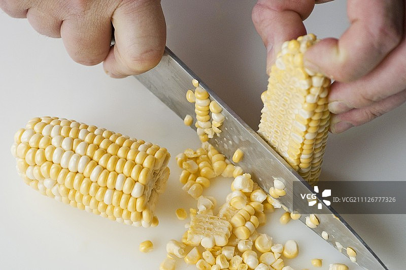 从玉米芯上刮下的玉米粒图片素材