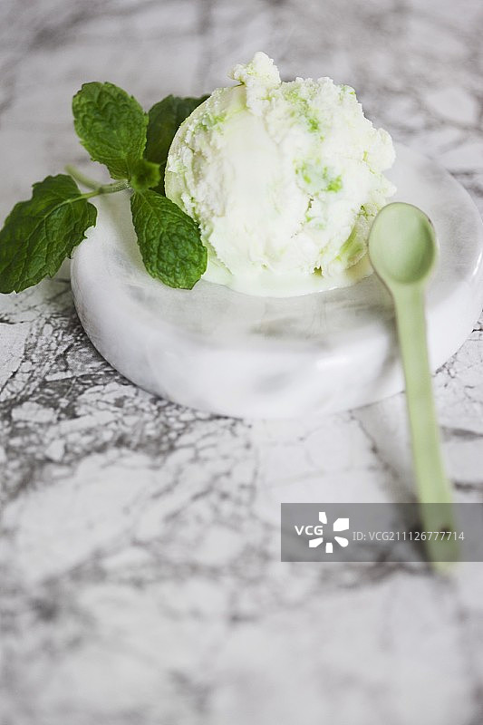 绿色薄荷冰淇淋图片素材