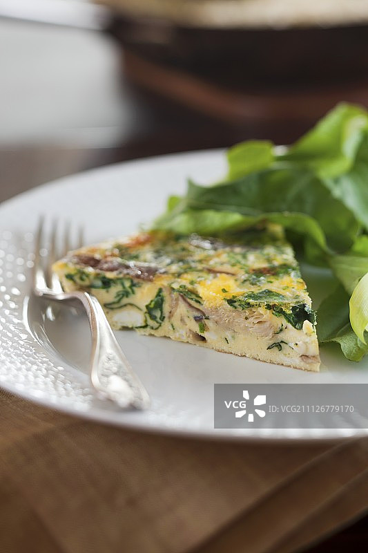 明斯特奶酪蔬菜烘蛋图片素材