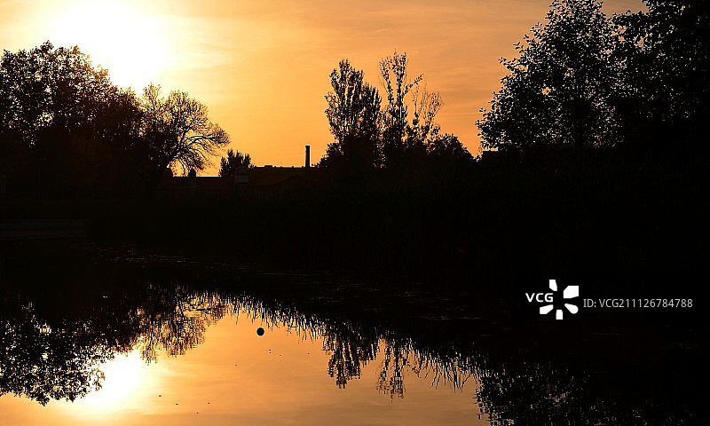 帕维亚倒影图片素材