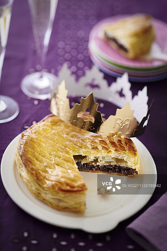 切片皇冠巧克力千层酥图片素材