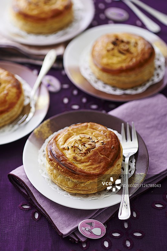 四个坚果蛋糕（法国）图片素材