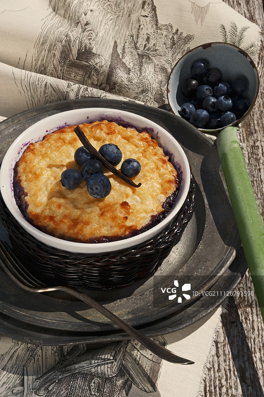 蓝莓米布丁蛋糕图片素材
