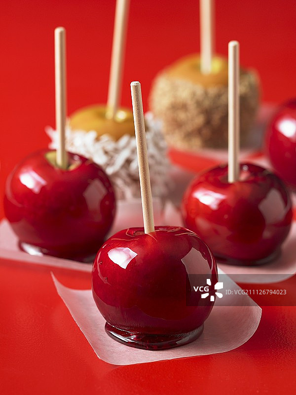 纸上的太妃糖苹果图片素材